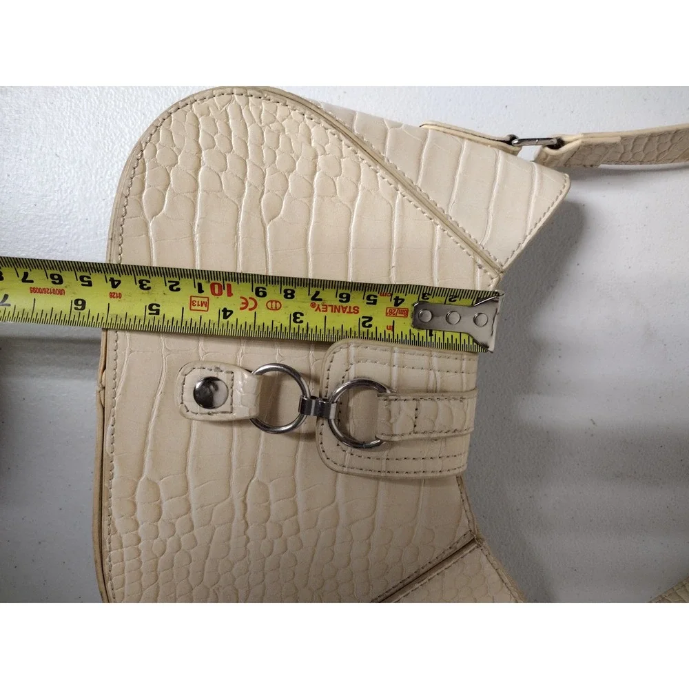 Urban Outfitters Cream Croc Embossed Shoulder‎ Bag Ring Buckle Baguette Purse